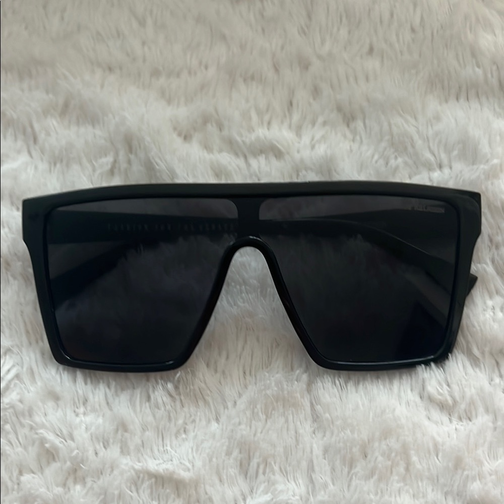 Black Oversized Sunglasses true religion